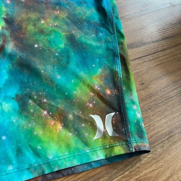 - Hurley | Swim Trunks - size 30 - Picture 2 of 8